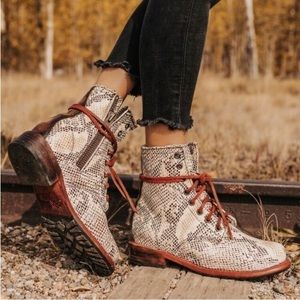 Freebird Manchester Snake Multi Size 8